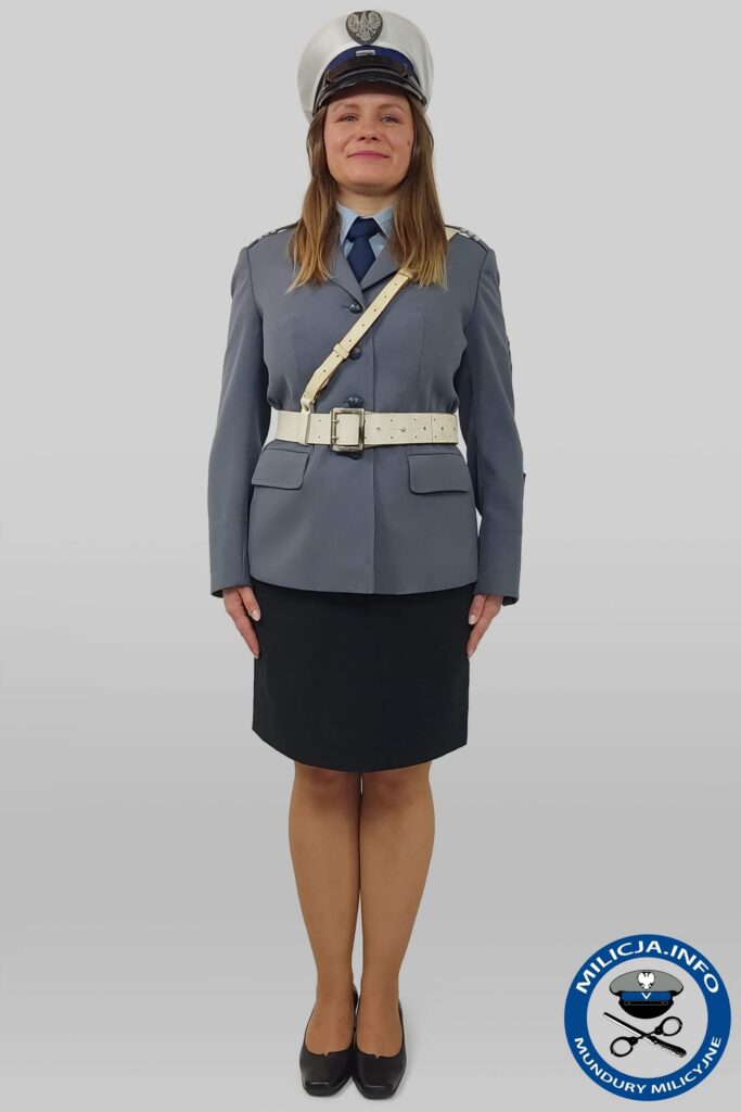 Milicjantka Wydziału Ruchu Drogowego MO w mundurze służbowym – ok. 1975–1990.