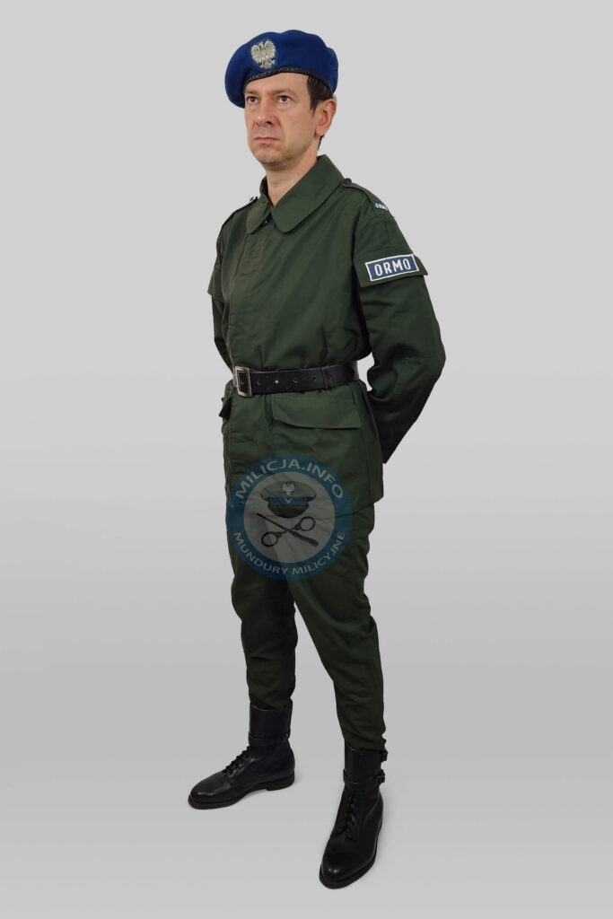 Członek ORMO w mundurze polowym koloru oliwkowego – od lat 60. do ok. połowy lat 70.